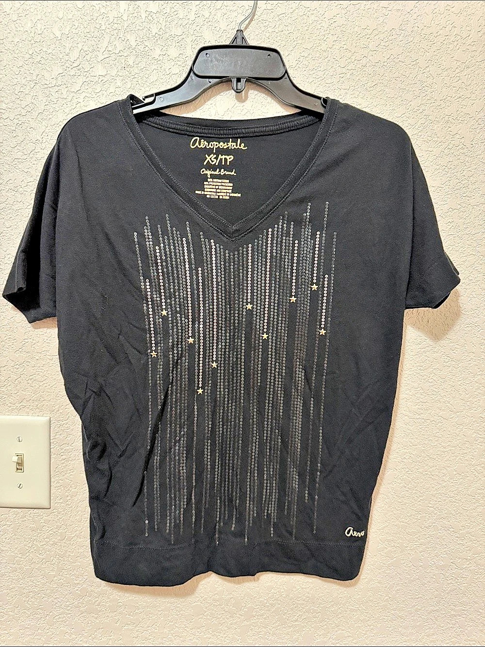 Aeropostale Black Sequin V-Neck Tee Size XS Like New